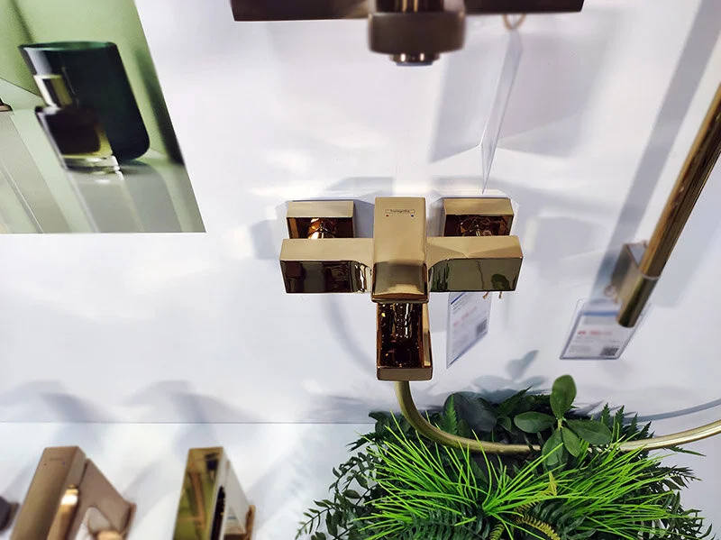 Смеситель для ванны Hansgrohe Metropol полированное золото 32540990 (детальная фотография), настенные