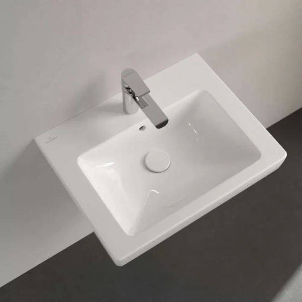 Раковина Villeroy & Boch Subway 2.0 55 см цвет альпийский белый с покрытием CeramicPlus 711355R1 (детальная фотография), прямоугольной формы, тюльпан