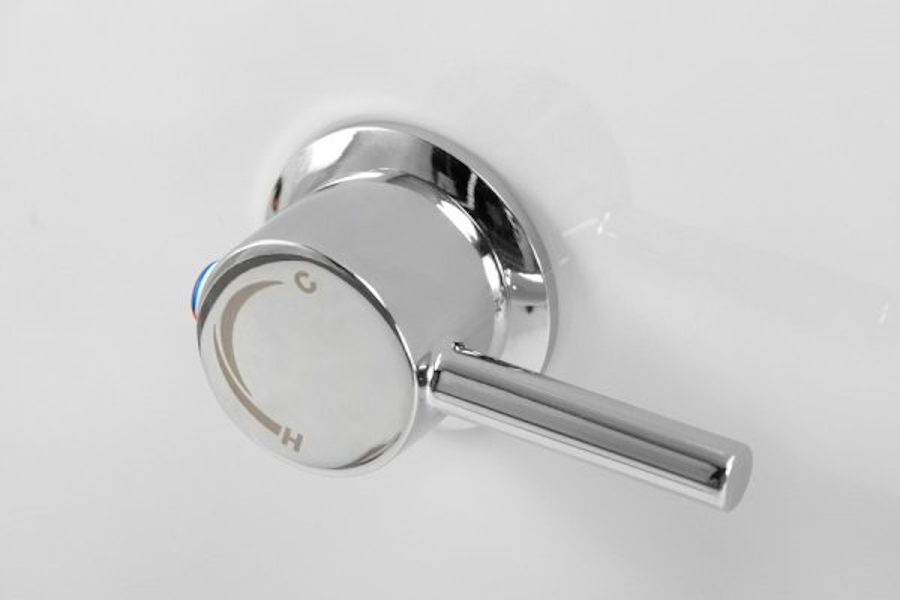 Унитаз подвесной BelBagno Marino со смесителем BB7026CH-TOR-BS/SC (детальная фотография), белые