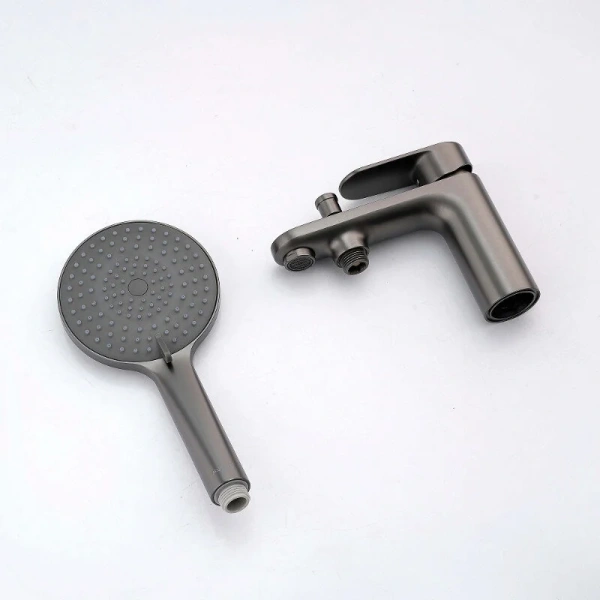 Смеситель для ванны Акватек Ника оружейная сталь AQ1844BGM (детальная фотография), из латуни, округлая форма, с душевой лейкой