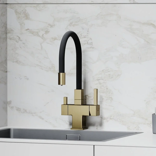 Смеситель для кухни Sancos Arno золото SC4005BG (детальная фотография), высокие, из латуни, прямоугольная форма, для питьевой воды с фильтром