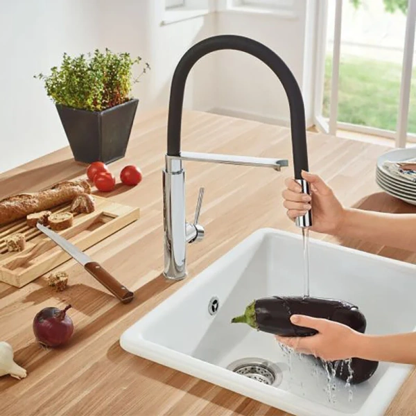 Смеситель для кухни Grohe Concetto хром 31491000 (детальная фотография), хром, черные, комбинированные