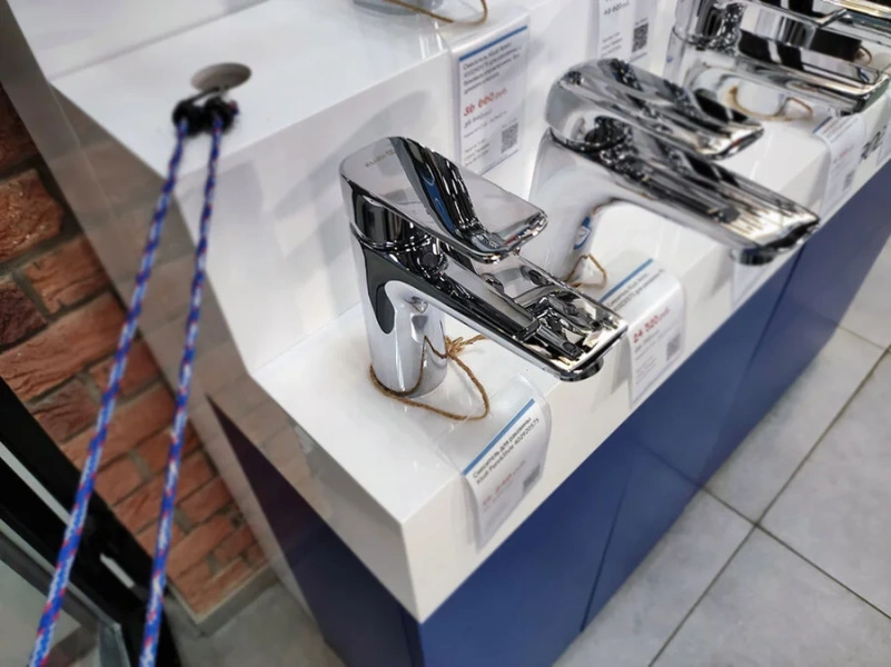 Смеситель для раковины Kludi Pure&Style хром 402920575 (детальная фотография), хром