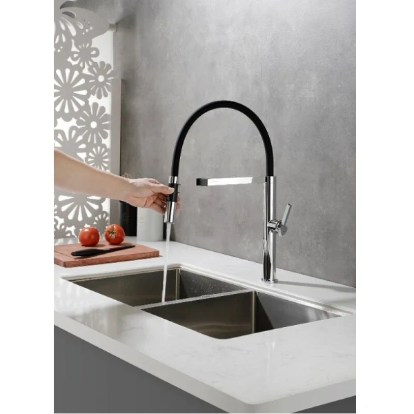 Смеситель для кухни Paulmark Leader Le214101 с гибким изливом (детальная фотография), на мойку, на столешницу
