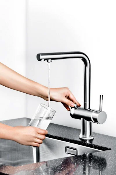 Смеситель для кухни Omoikiri Hotaru-C-WH хром/белый 4994051 (детальная фотография), хром, белые, комбинированные, другие