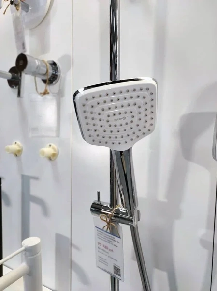 Душевая стойка Kludi Cockpit с термостатом 8005005-00 (детальная фотография) index_1