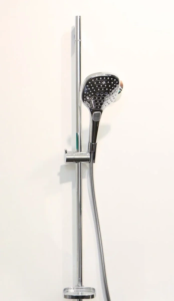 Душевой гарнитур Hansgrohe Raindance Select 26620 с мыльницей (детальная фотография), хром, белые