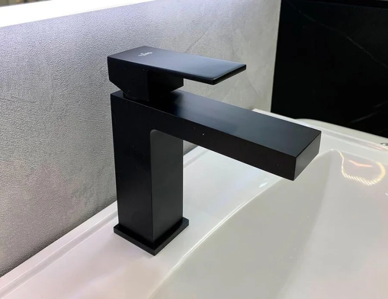 Смеситель для раковины Timo Selene черный 2061/03F (детальная фотография), современные, hi-tech