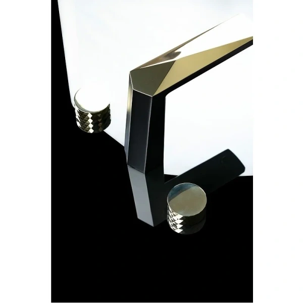 Смеситель для раковины Boheme Venturo черный с золотом  150-BG-DIAMOND (детальная фотография), двухвентильные