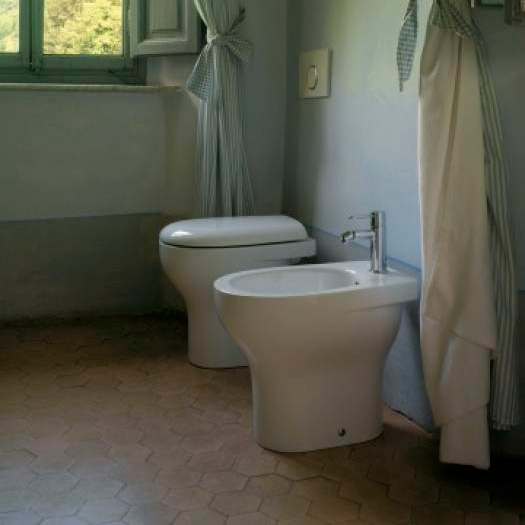 Унитаз напольный, слив в пол, Globo Grace GR001.BI (детальная фотография), приставные, встраиваемые