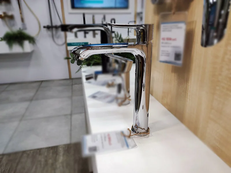 Смеситель для раковины Hansgrohe Metris однорычажный 31183000 (детальная фотография), с 1 монтажным отверстием