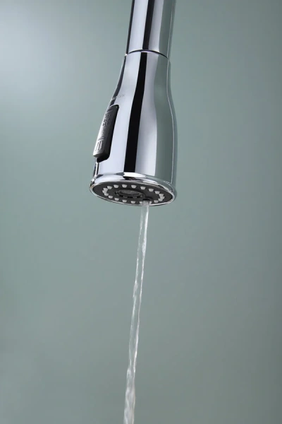 Смеситель для кухни Paulmark Lange La214212 с выдвижным изливом (детальная фотография), однорычажные, двухрычажные