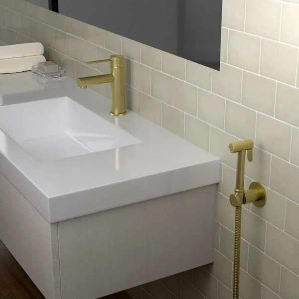 Смеситель с гигиеническим душем Timo Saona золото матовое 2360/17G (детальная фотография), современные, hi-tech