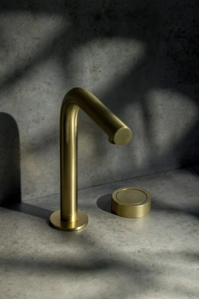 Смеситель для раковины Boheme Tech автоматический золото матовое 158-MG (детальная фотография), золото