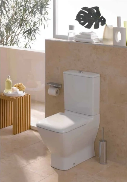 Унитаз компакт Laufen Palace 8.2470.6.000.231.1 с боковыми отверстиями (детальная фотография)