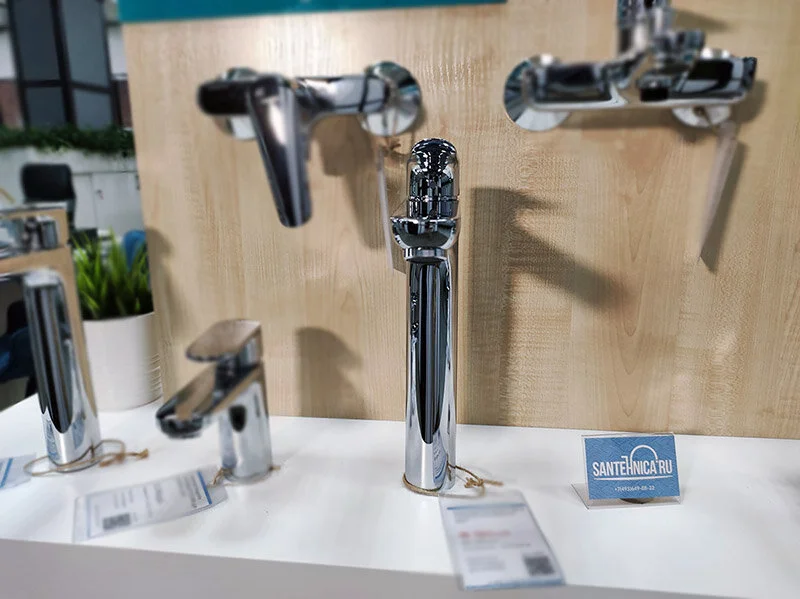 Смеситель для раковины Hansgrohe Logis E высокий 71162000 (детальная фотография), высокие, с донным клапаном
