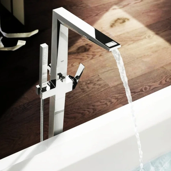 Смеситель для ванны Grohe Allure Brilliant 23119000 (детальная фотография), прямоугольная форма, с душевой лейкой