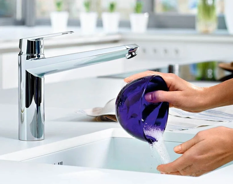 Смеситель для кухни Grohe Eurodisc Cosmopolitan 33770002 (детальная фотография), современные, hi-tech