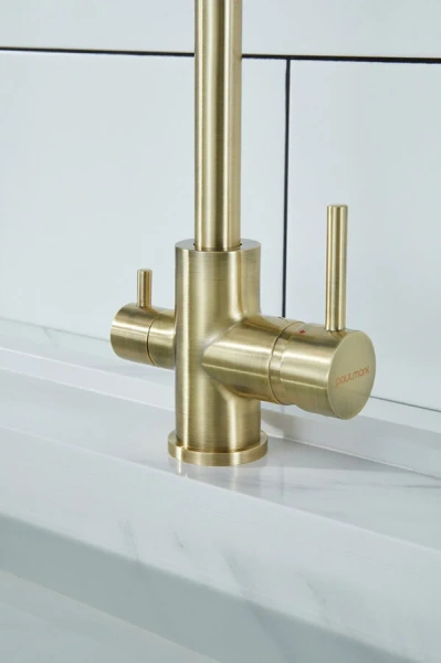 Смеситель для кухни Paulmark Essen бронза Es213211-BR (детальная фотография), современные, hi-tech