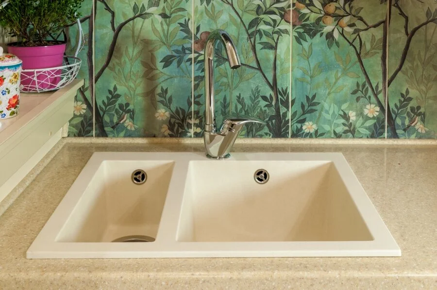 Смеситель для кухни Omoikiri Umi-DC темный шоколад 4994271 (детальная фотография), коричневые