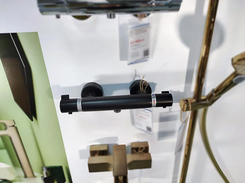 Смеситель для душа Hansgrohe Ecostat Comfort матовый черный 13116670 (детальная фотография), округлая форма