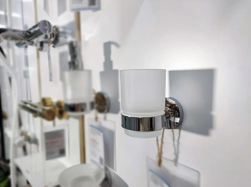 Стакан для ванной Hansgrohe Logis Universal настенный 41718000 (детальная фотография), в наличии