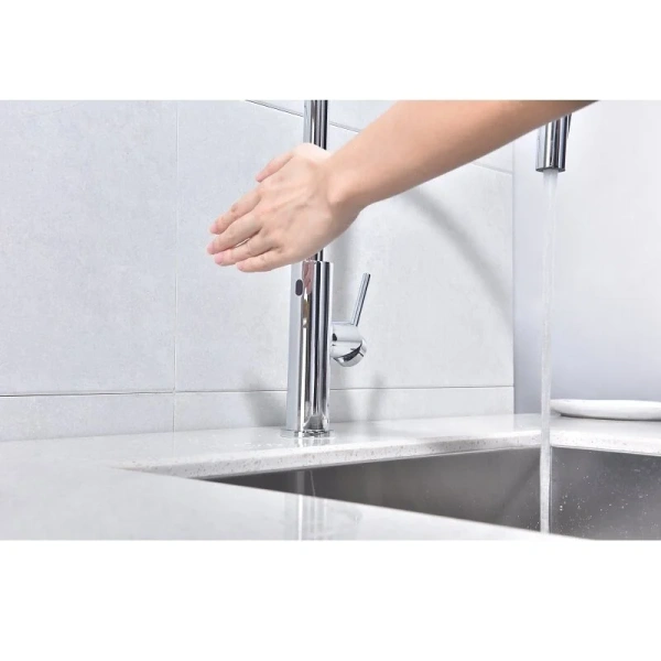 Смеситель для кухни Paulmark Senso хром Se215180-CR (детальная фотография), с поворотным изливом, с длинным изливом, с гибким изливом