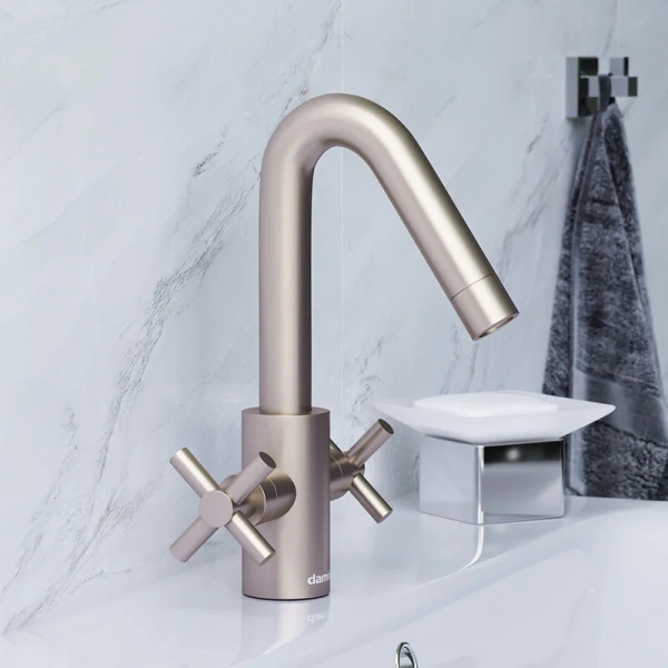 Смеситель для раковины Damixa Neo Classic двухвентильный (детальная фотография), черные, другие