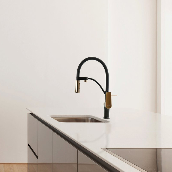 Смеситель для питьевой воды Lemark Bronx черный/золото LM3761BLR (детальная фотография), для кухни, для питьевой воды с фильтром