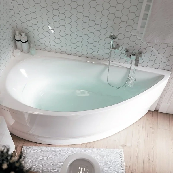 Ванна акриловая 1MarKa Piccolo 01пик1770лкп, 150 x 75 см, левая, с панелью, каркасом и сливом-переливом, белая (детальная фотография), современныe, hi-tech