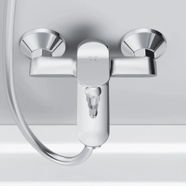 Смеситель для ванны Am.Pm Sunny хром F85C10000 (детальная фотография), с 2 монтажными отверстиями