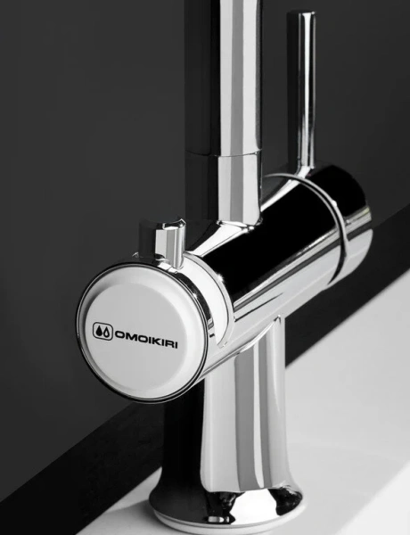 Смеситель для кухни Omoikiri Hotaru-C-WH хром/белый 4994051 (детальная фотография), высокие, округлая форма, для питьевой воды с фильтром