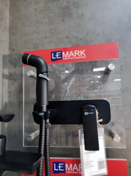 Гигиенический душ со смесителем Lemark Ursus LM7220BL (детальная фотография), полный комплект со смесителем