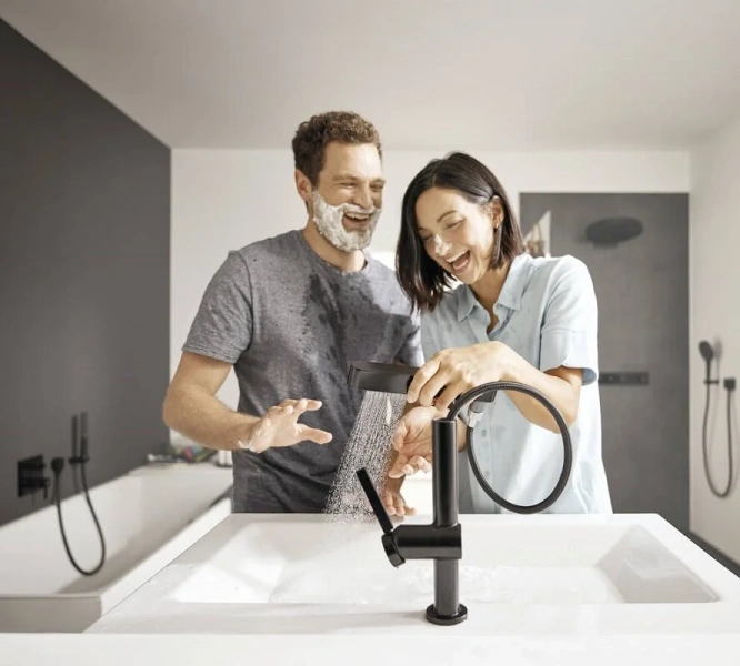 Смеситель для раковины Hansgrohe Finoris черный матовый 76063670 (детальная фотография), однорычажные, двухрычажные