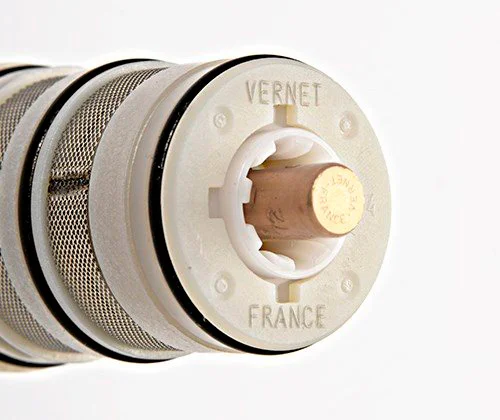 Смеситель для душа WasserKRAFT Berkel термостатический 4833 Thermo (детальная фотография), из латуни, округлая форма