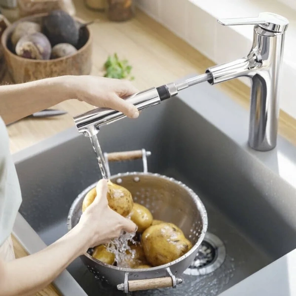 Смеситель для кухни Hansgrohe Zesis M33 сталь 74801800 (детальная фотография), на мойку, на столешницу