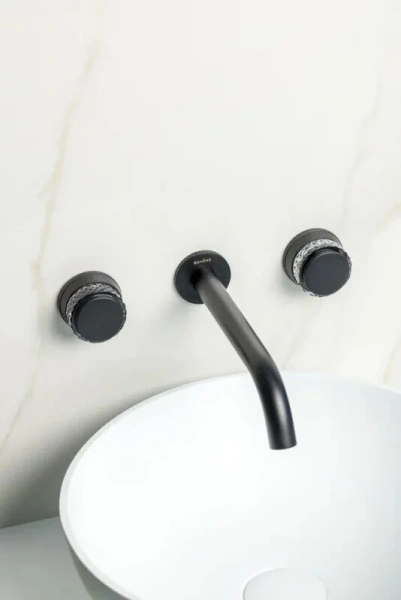 Смеситель для раковины Boheme Aura черный матовый 152-2-B-A (детальная фотография), классические, ретро, с кристаллами swarovski, с элементами стекла, декорированные