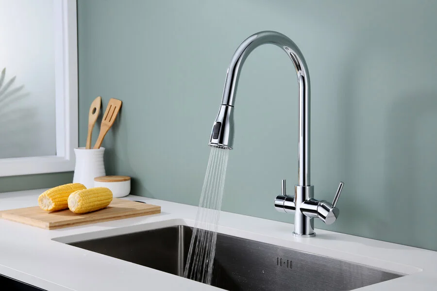 Смеситель для кухни Paulmark Lange La214212 с выдвижным изливом (детальная фотография), высокие, округлая форма, для питьевой воды с фильтром
