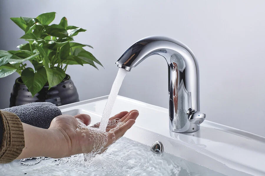 Смеситель для раковины сенсорный Lemark Project LM4656CE (детальная фотография), хром