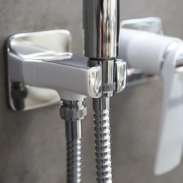 Гигиенический душ со смесителем Lemark Allegro белый/хром LM5920CW (детальная фотография), хром, белые