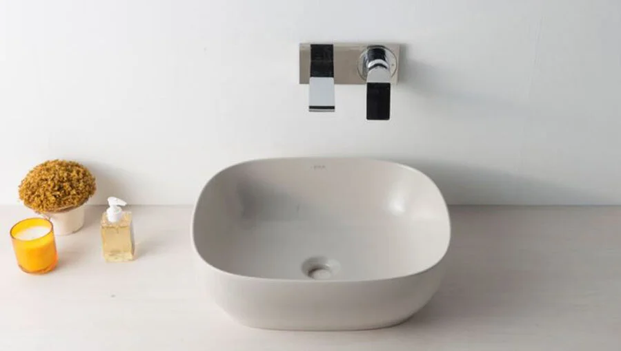 Раковина VitrA Outline 47 см прямоугольная 5994B403-0016 (детальная фотография), в форме чаши, прямоугольной формы