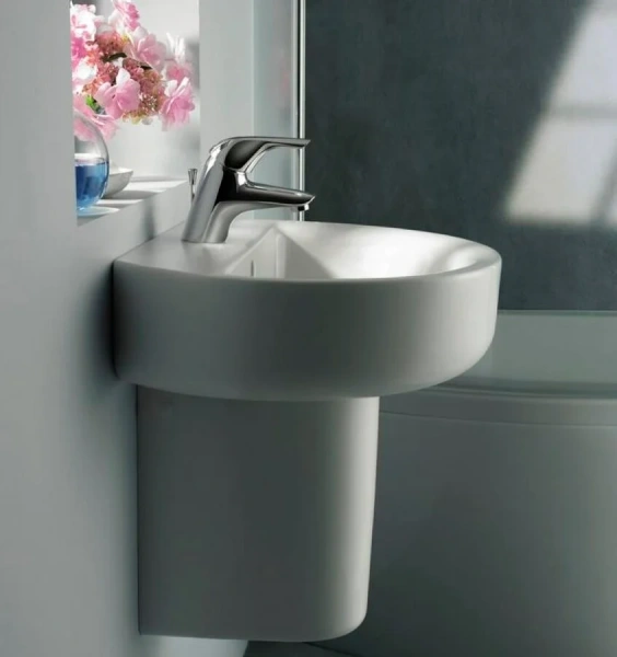 Раковина Ideal Standard Connect 55 см с отверстием под смеситель E786401 (детальная фотография), из санфарфора