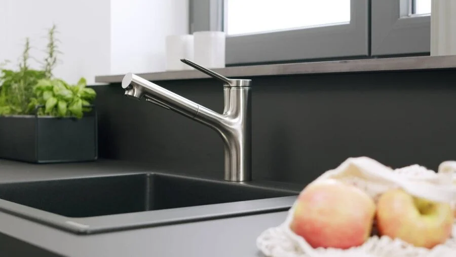 Смеситель для кухни Hansgrohe Zesis M33 сталь 74803800 (детальная фотография), высокие, округлая форма