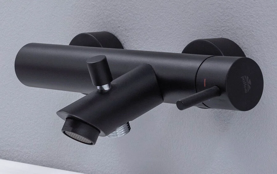 Смеситель для ванны Paffoni Light черный LIG022NO (детальная фотография)