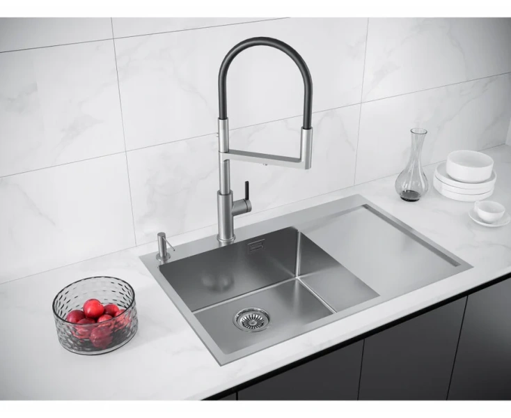 Мойка для кухни Paulmark Kroner-Edge 78 см нержавеющая сталь правая PM777851-BSR (детальная фотография), прямоугольной формы