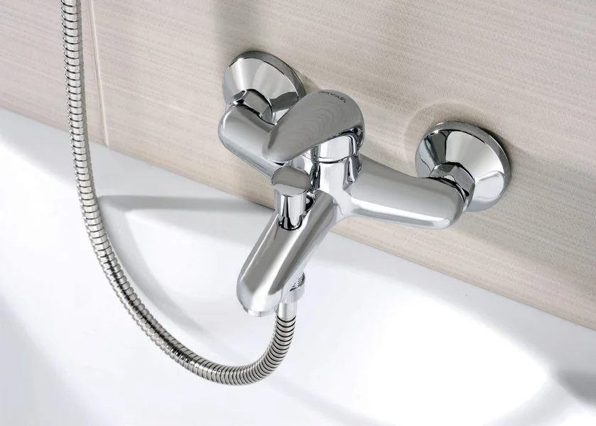 Смеситель настенный для ванны без гарнитуры Ravak Suzan 150 мм SN 022.00-150 X070004 (детальная фотография), для ванны