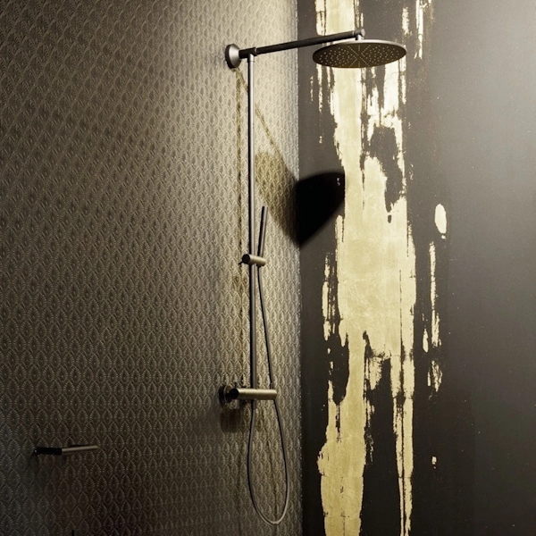 Душевая стойка Cisal Less New LNC7801N термостатическая (детальная фотография), хром, черные