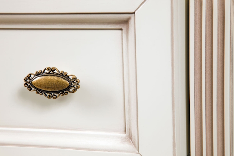 Тумба под раковину, цвет белый с патиной матовый, фурнитура бронза, La Beaute Vivien BVI70C.LBP.BR (детальная фотография) index_2