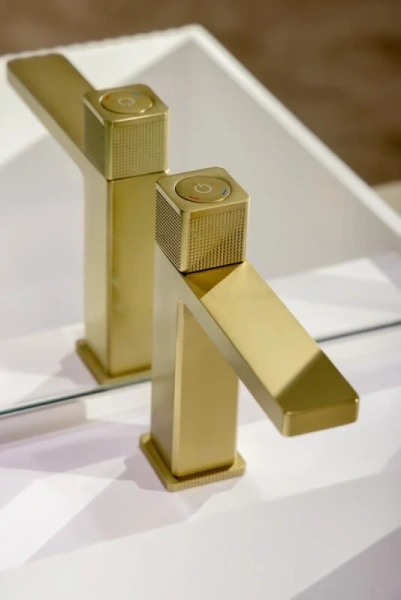 Смеситель для раковины Boheme Quad автоматический matt gold 159-MG (детальная фотография), на раковину