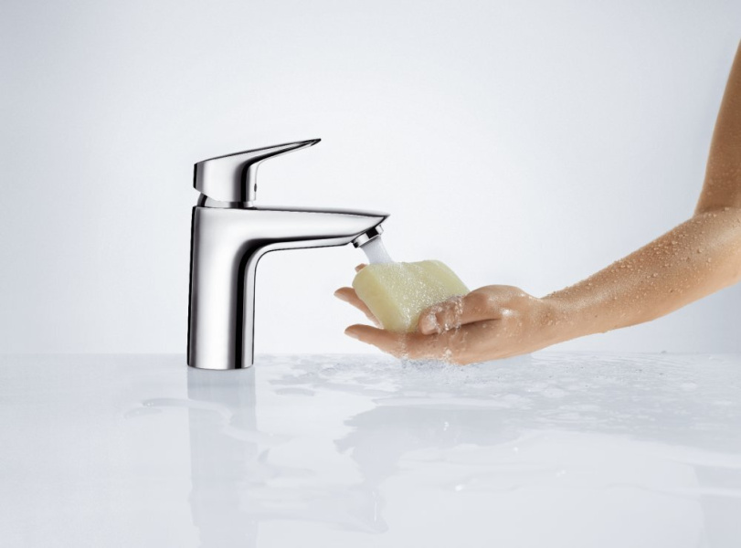 Смеситель для раковины Hansgrohe Logis с донным клапаном 71100000 (детальная фотография), из латуни, недорогие, округлая форма, с донным клапаном